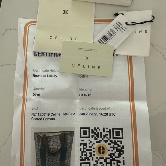 Celine Shopping Vertical GM - Picture 13 of 13